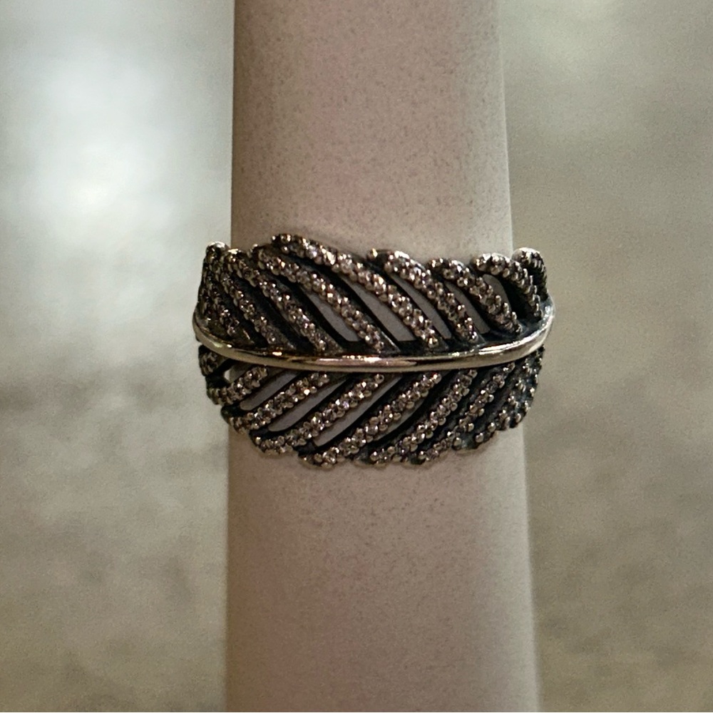 RETIRED Light as a Feather Ring